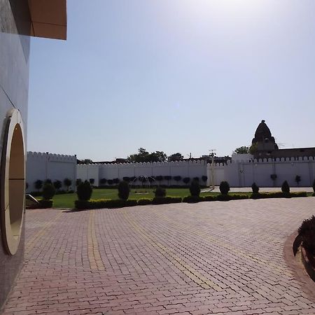 Hardik Resort Orchha Exterior photo